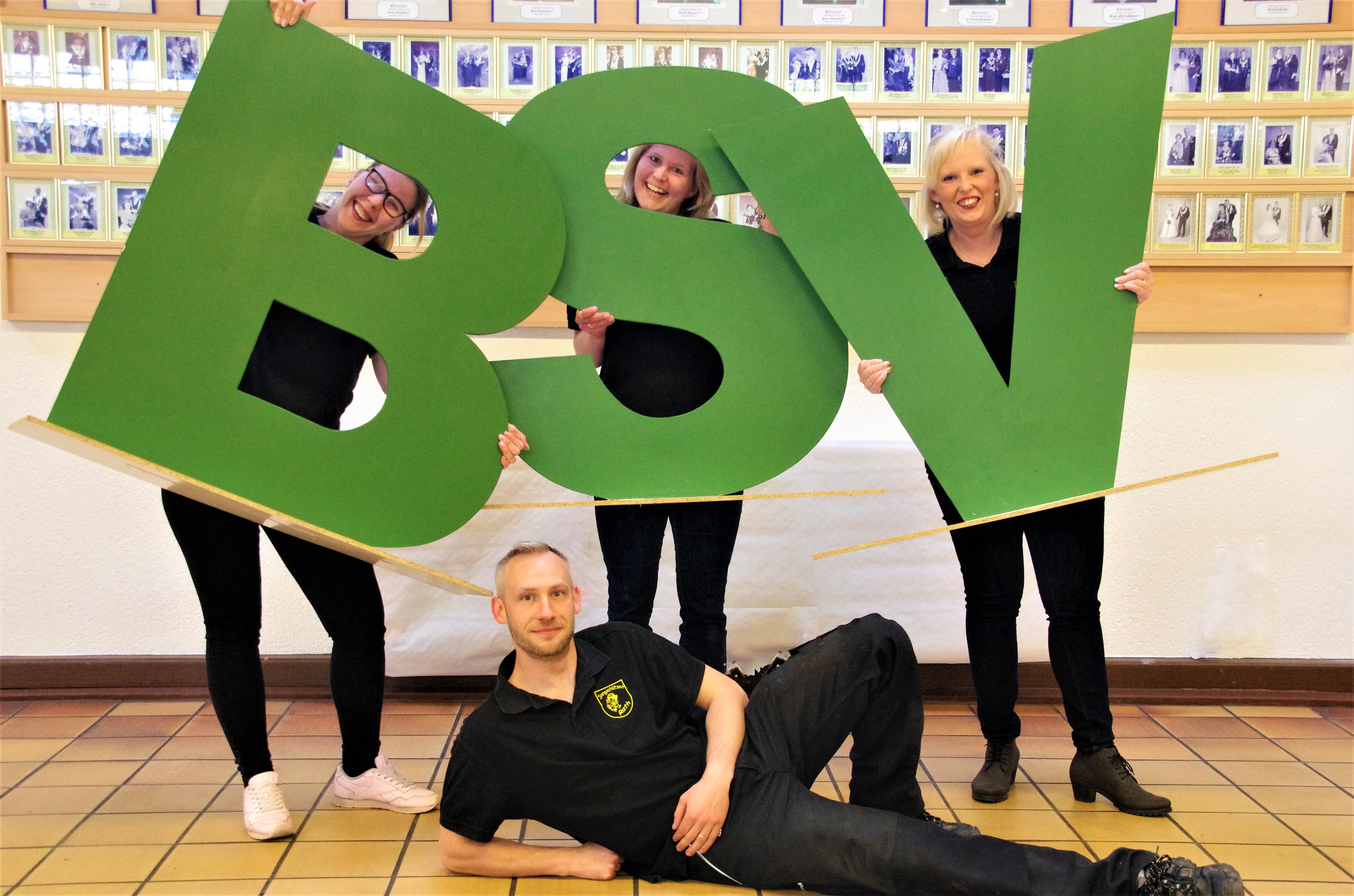 Melanie (B), Dani (S), Katja (V) und Freddy